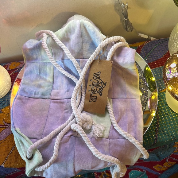 NWT - Drawstring patchwork backpack. - Picture 3 of 3